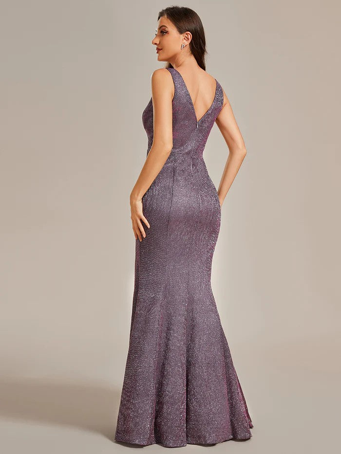 Glamour Glitzer Abendkleid in Lila-Metallic mit V-Ausschnitt & Beinschlitz
