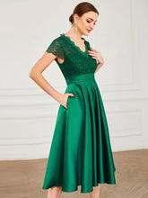 Lade das Bild in den Galerie-Viewer, Grün Kurz Arm Kleid mit eleganten Spitzen Oberteil &amp; Satin Rock