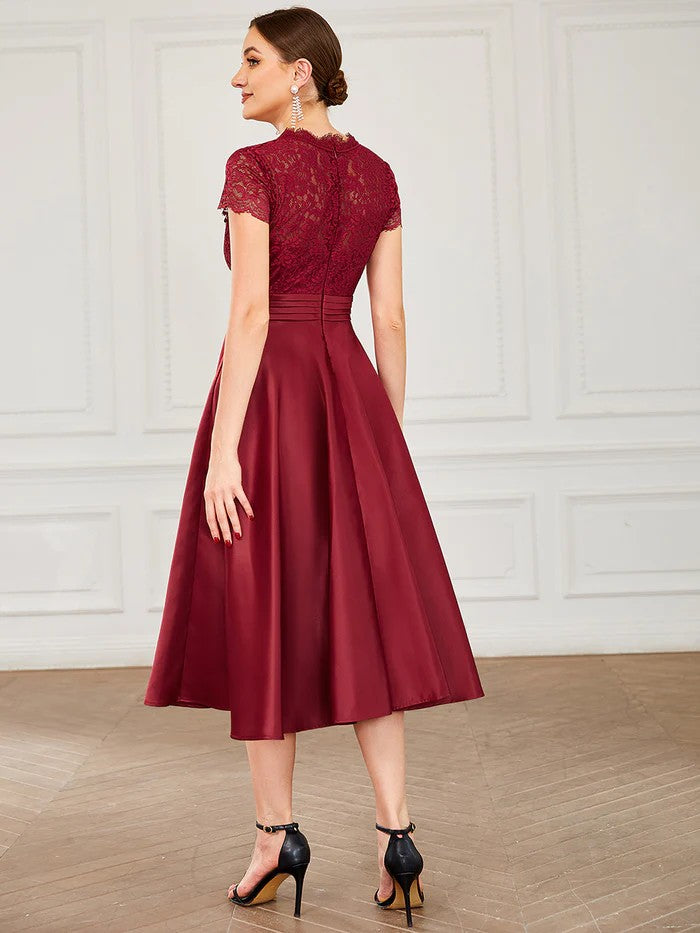 Rot Kurz Arm Kleid mit eleganten Spitzen Oberteil & Satin Rock