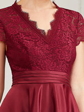 Lade das Bild in den Galerie-Viewer, Rot Kurz Arm Kleid mit eleganten Spitzen Oberteil &amp; Satin Rock