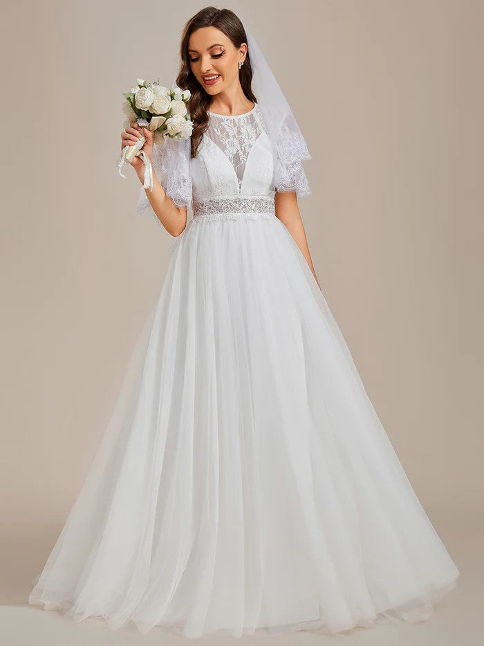 Langes weißes Brautkleid mit Spitzen Oberteil & Tüllrock