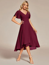 Lade das Bild in den Galerie-Viewer, Wein Rot High Low Chiffon Abendkleid mit V-Ausschnitt
