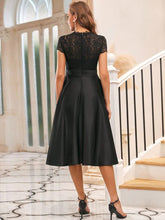 Lade das Bild in den Galerie-Viewer, Schwarz Kurz Arm Kleid mit eleganten Spitzen Oberteil &amp; Satin Rock