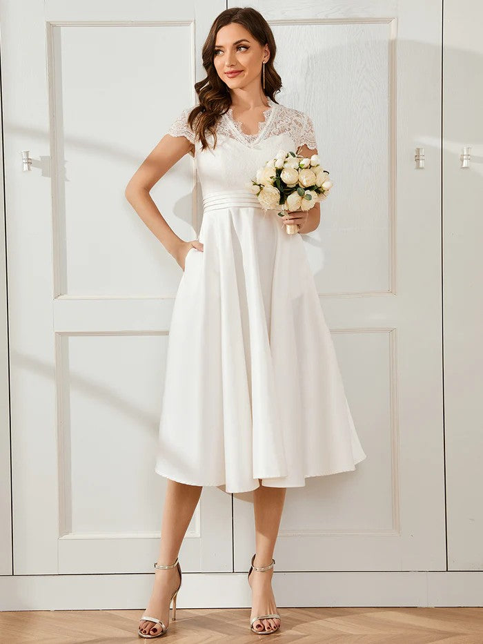 Weiß Kurz Arm Kleid mit eleganten Spitzen Oberteil & Satin Rock