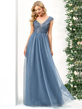 Lade das Bild in den Galerie-Viewer, Maxi langes Abendkleid mit schicken Tüll Rock &amp; Pailletten Oberteil Tauben Blau