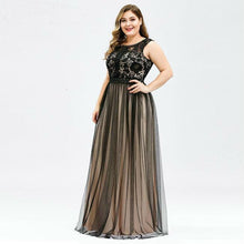Lade das Bild in den Galerie-Viewer, Plus Size Abendkleid mit Tüll &amp; Spitze Beige Schwarz