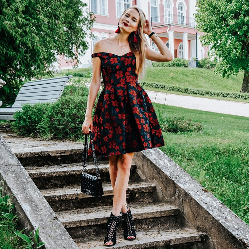 Schwarz rotes Cocktailkleid in 2 verschiedenen Varianten