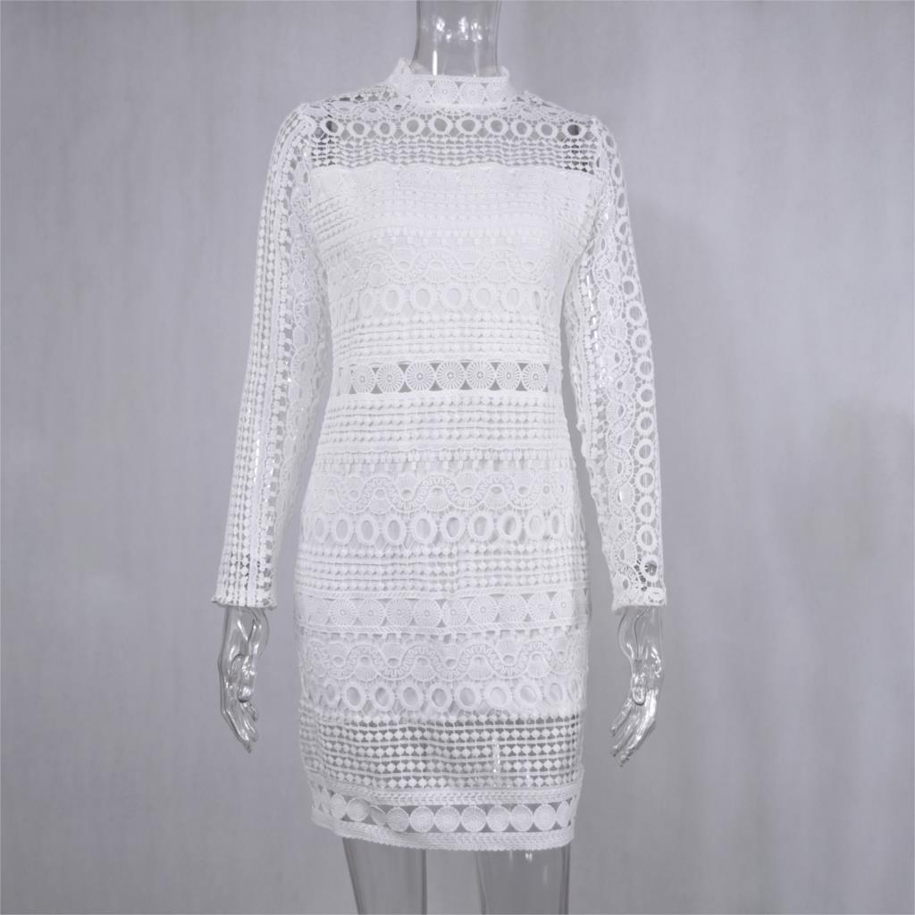 Weißes Spitzenkleid mit Arm