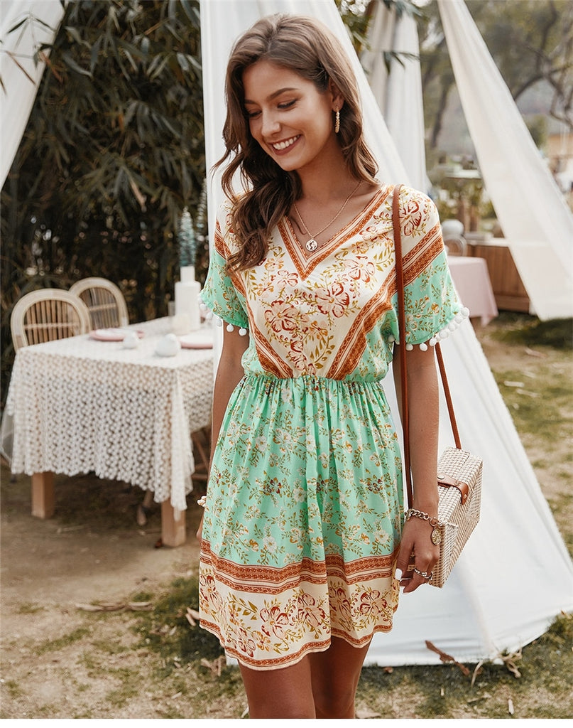 Geblümtes Sommerkleid mit schicken Ärmeln & V-Ausschnitt grün