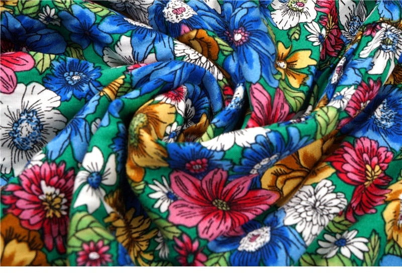 Geblümtes Vintage Sommerkleid mit Wadenlangen Rock