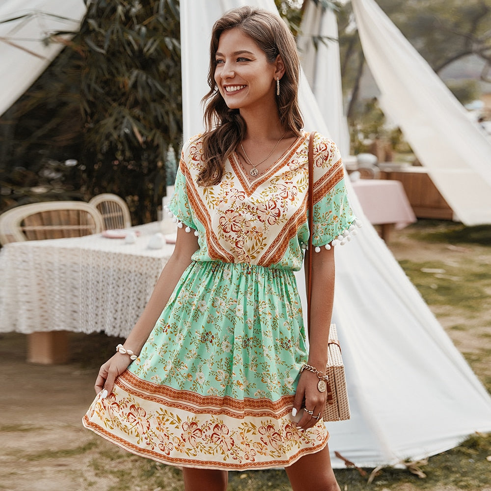 Geblümtes Sommerkleid mit schicken Ärmeln & V-Ausschnitt grün