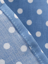 Lade das Bild in den Galerie-Viewer, Blaues Neckholder Kleid mit weißen Punkten im 50er &amp; 60er Jahre Stil