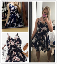Lade das Bild in den Galerie-Viewer, Geblümtes Sommer/Strandkleid in Marineblau mit Spaghettiträger