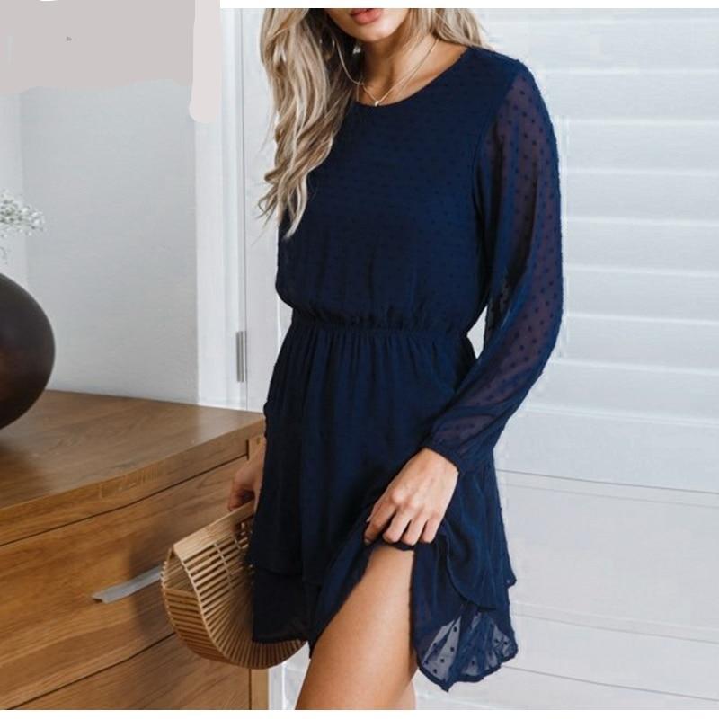 Schönes Abendkleid mit langen Ärmeln in Marineblau