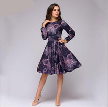 Lade das Bild in den Galerie-Viewer, Geblümtes Cocktailkleid mit Lange Armen in Lila