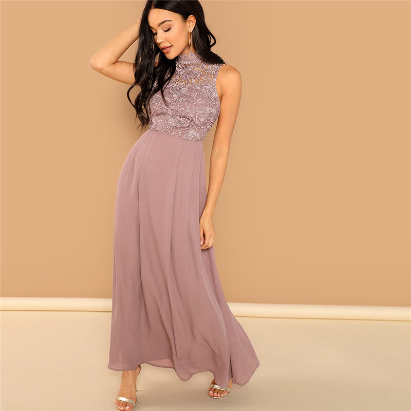 Schönes Partykleid aus Spitzen in Pink