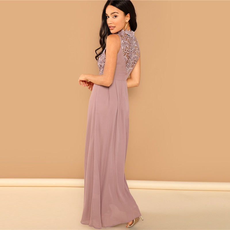 Schönes Partykleid aus Spitzen in Pink