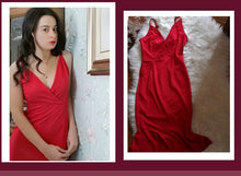 Lade das Bild in den Galerie-Viewer, Elegantes Sommerkleid mit tiefem V-Ausschnitt &amp; Spaghettiträger in Rot
